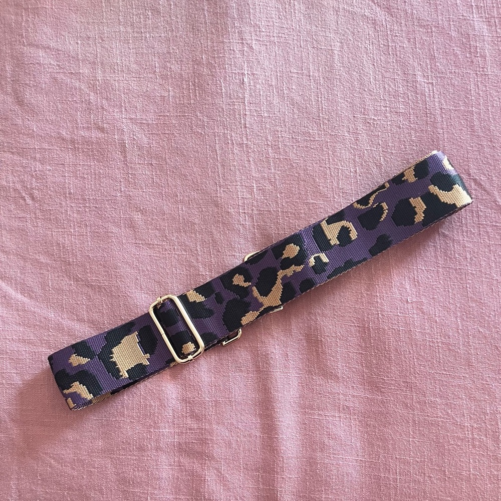 Interchangeable Cheetah Printed Bag Strap
